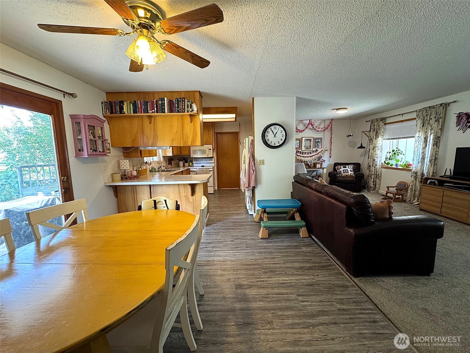 836 Meadowlark Lane Property Photo 10