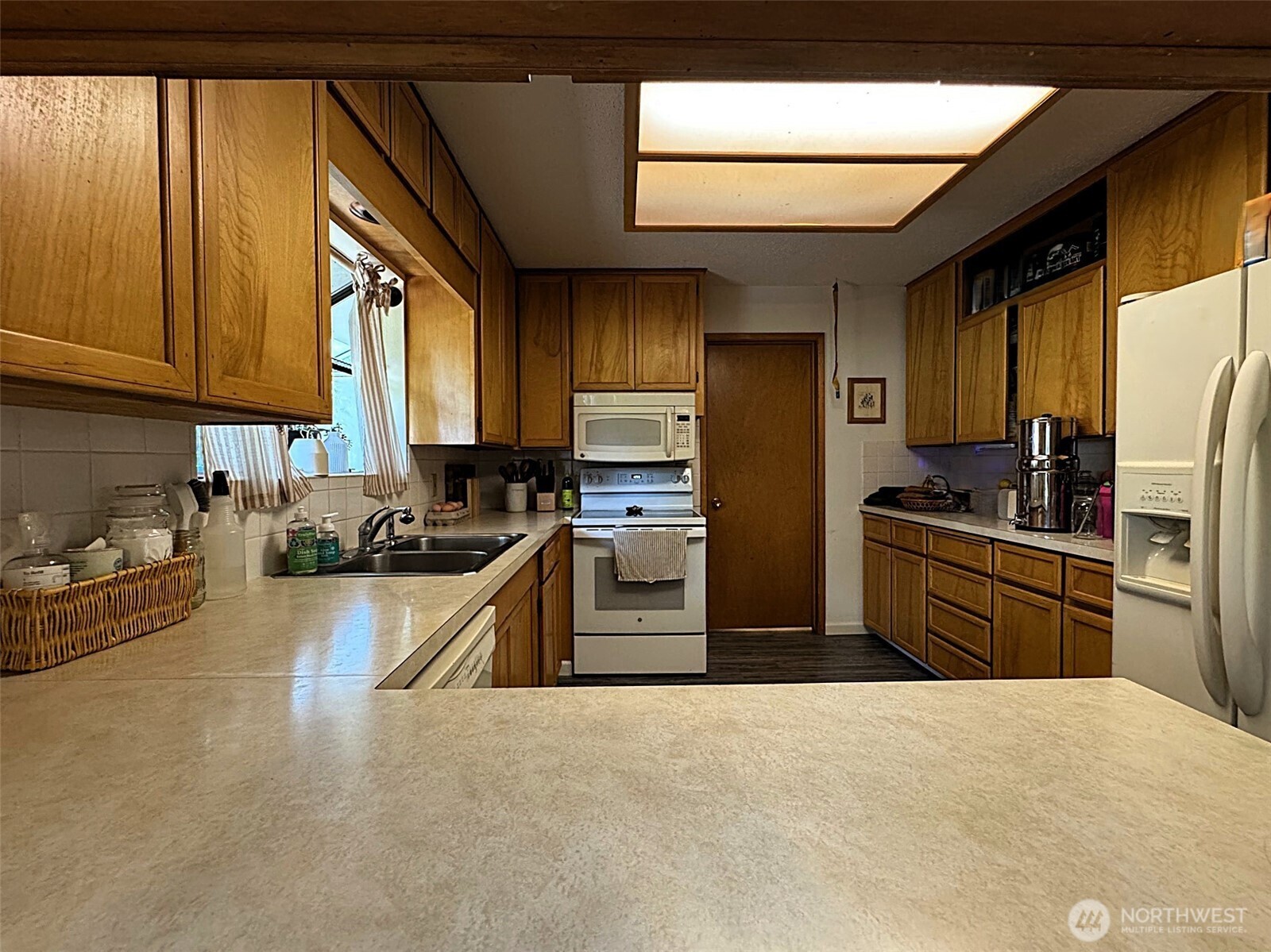 836 Meadowlark Lane Property Photo 11