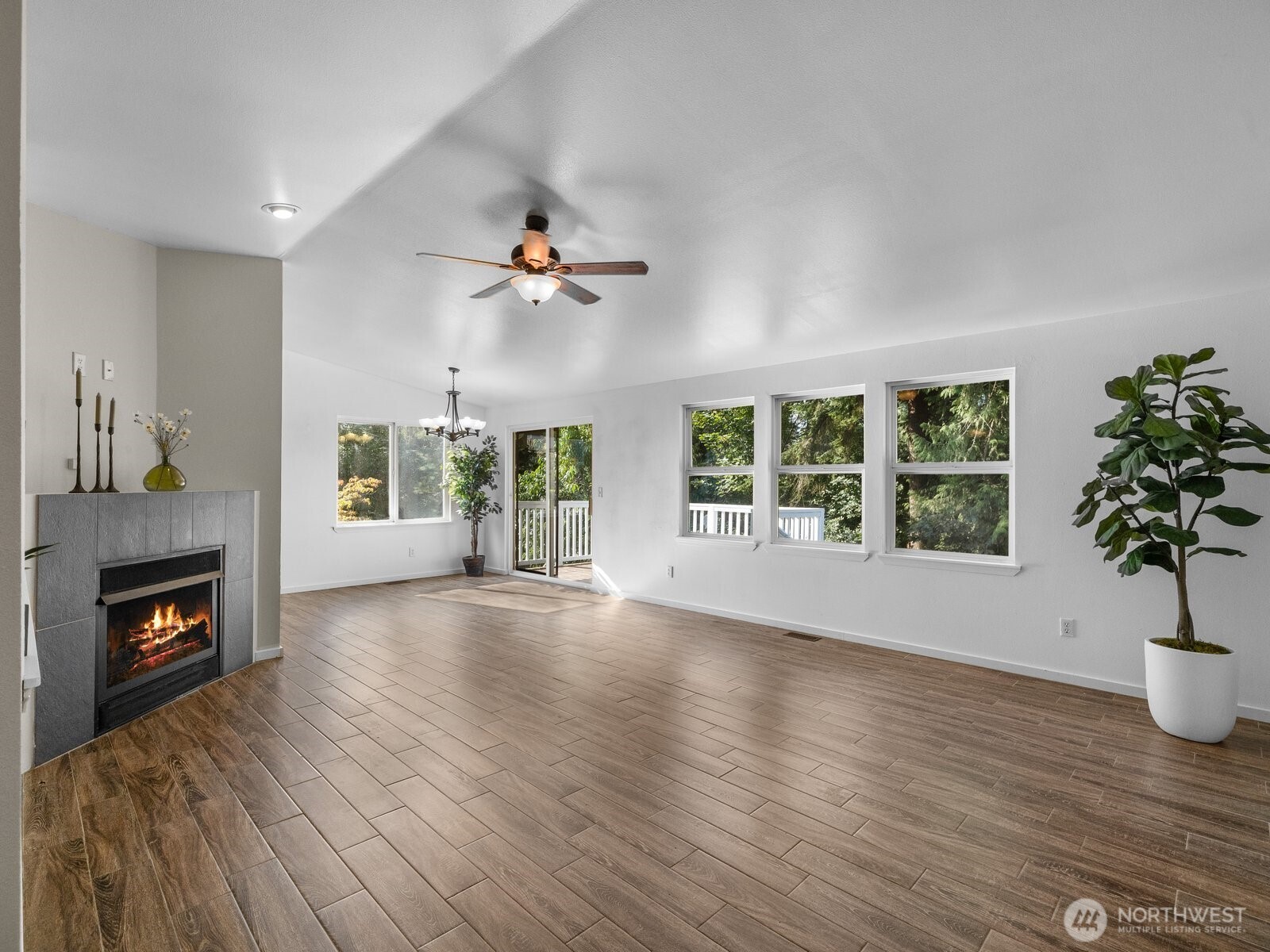 108 Noble Way Property Photo 4