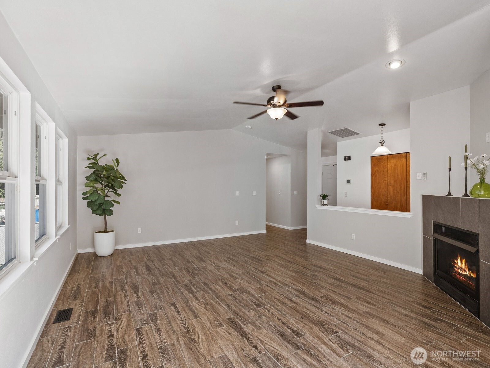 108 Noble Way Property Photo 6