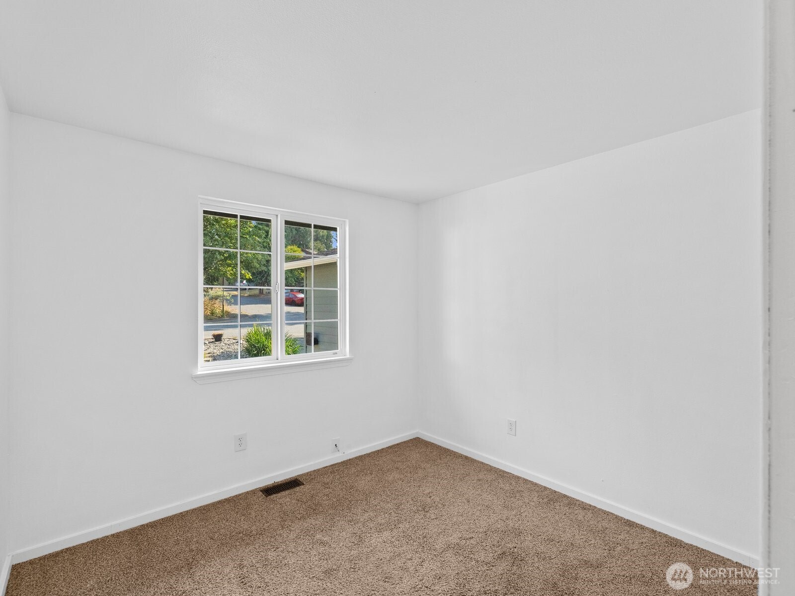 108 Noble Way Property Photo 15