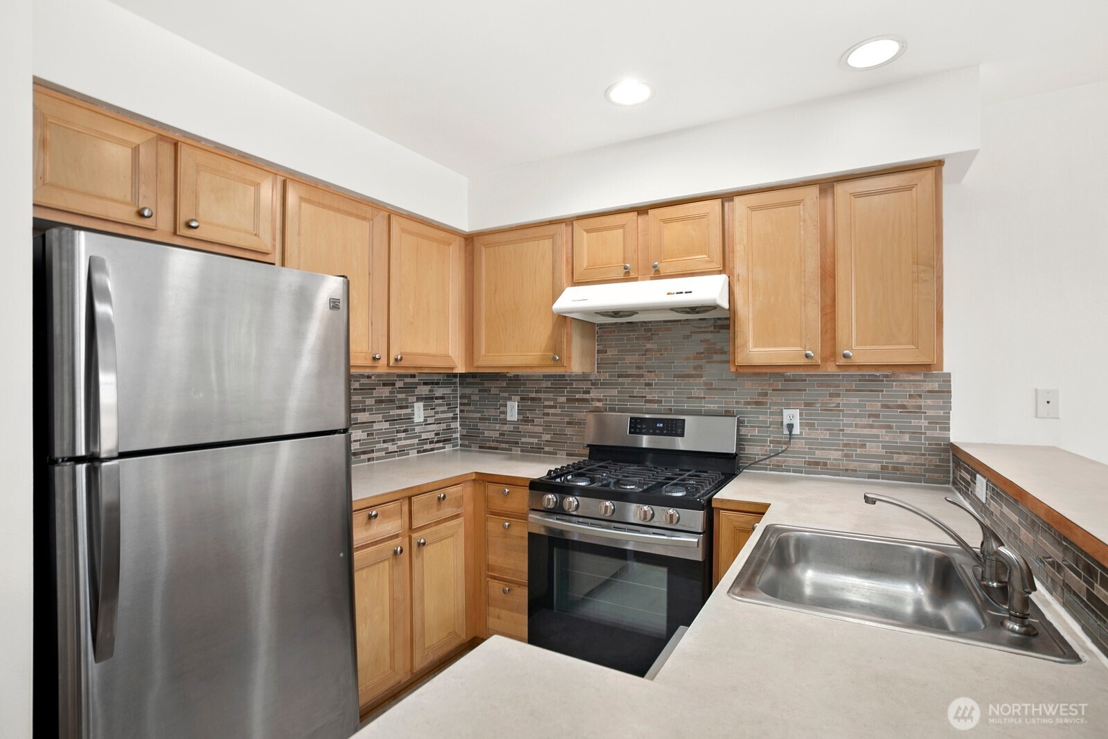 3308 S Holly Place Property Photo 16