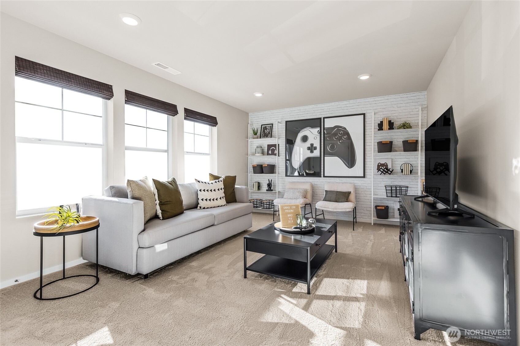 579 Wall Street 54 Property Photo 4