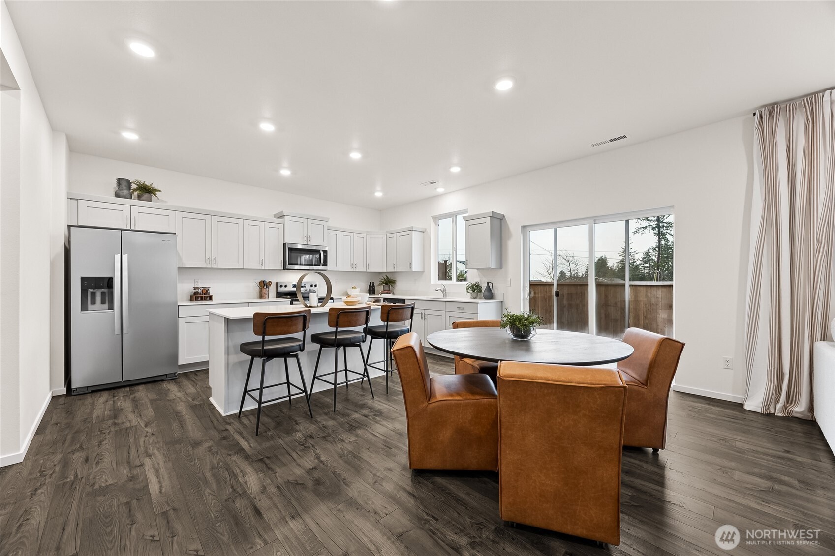 579 Wall Street 54 Property Photo 12