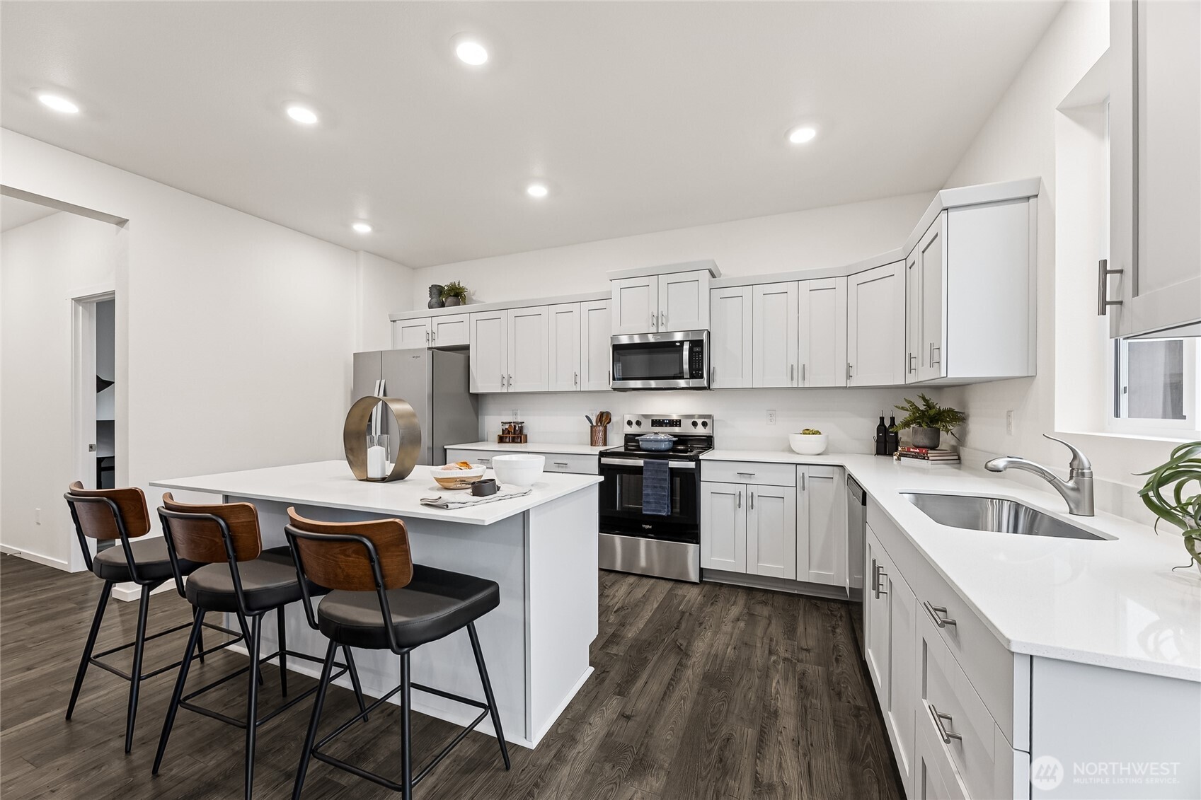 579 Wall Street 54 Property Photo 15
