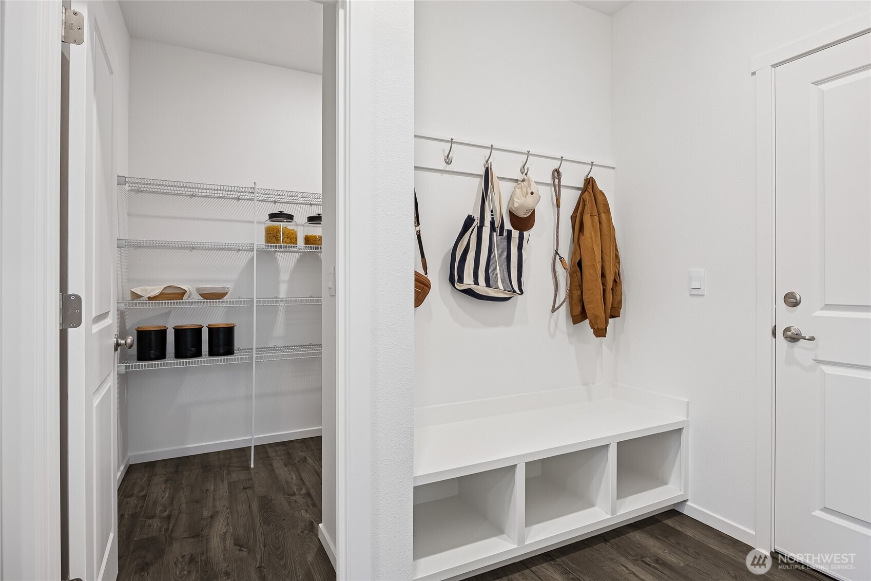 579 Wall Street 54 Property Photo 17