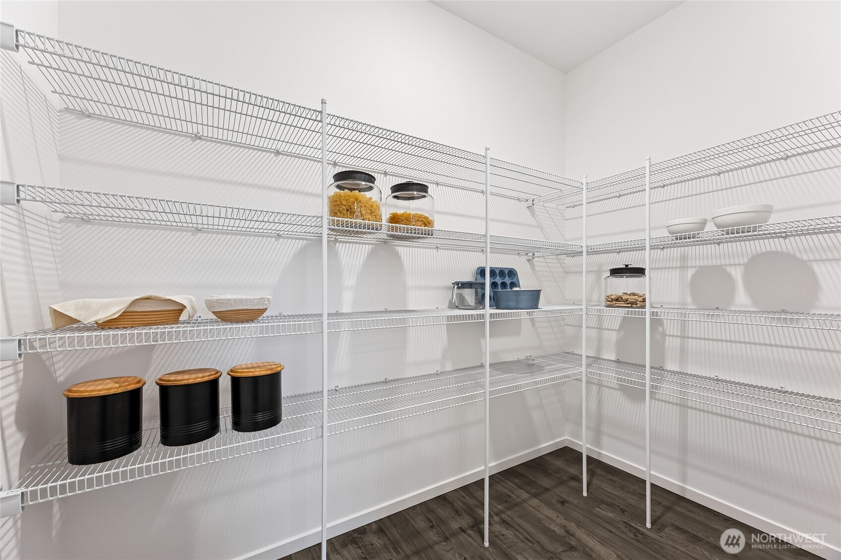 579 Wall Street 54 Property Photo 18