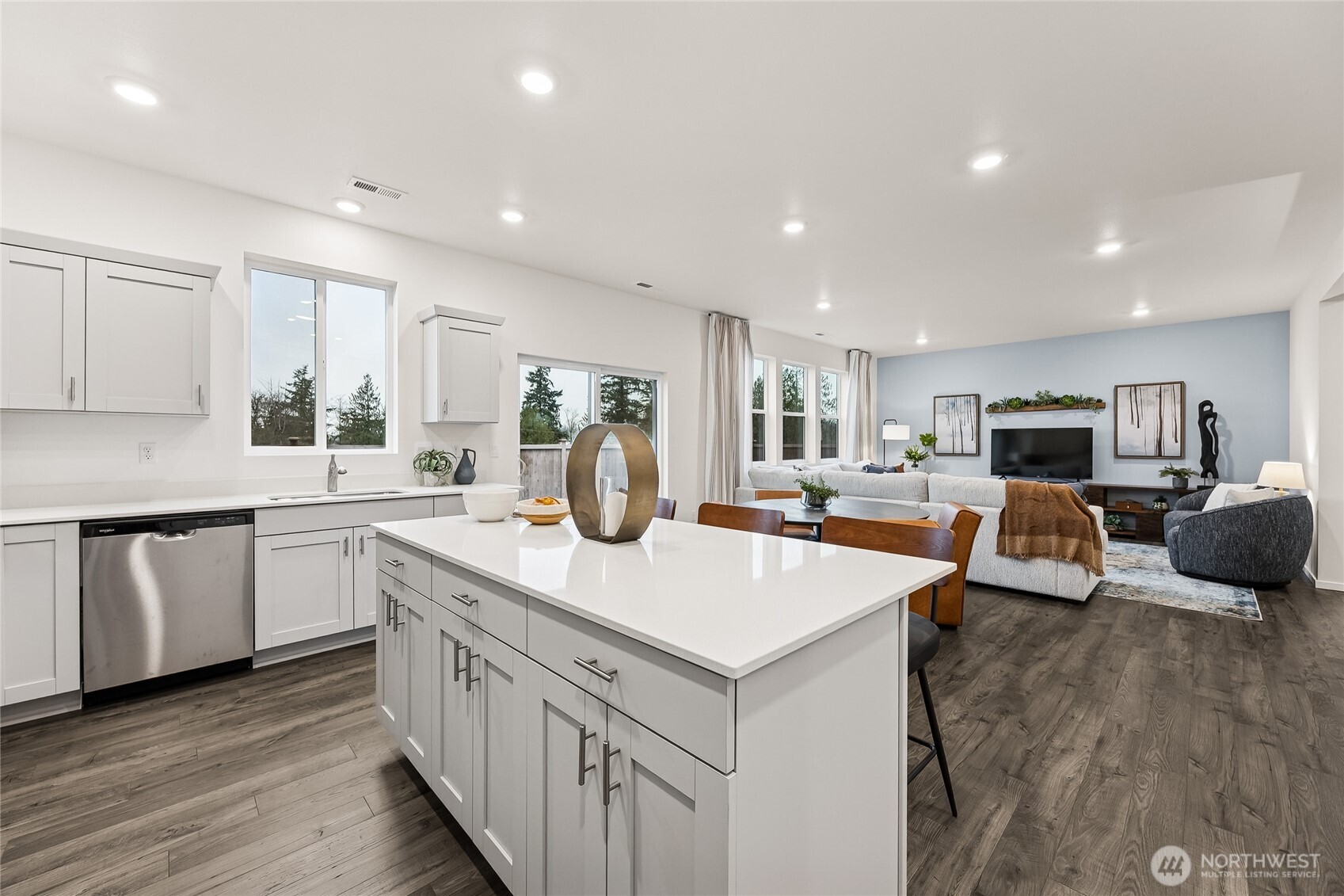 579 Wall Street 54 Property Photo 21