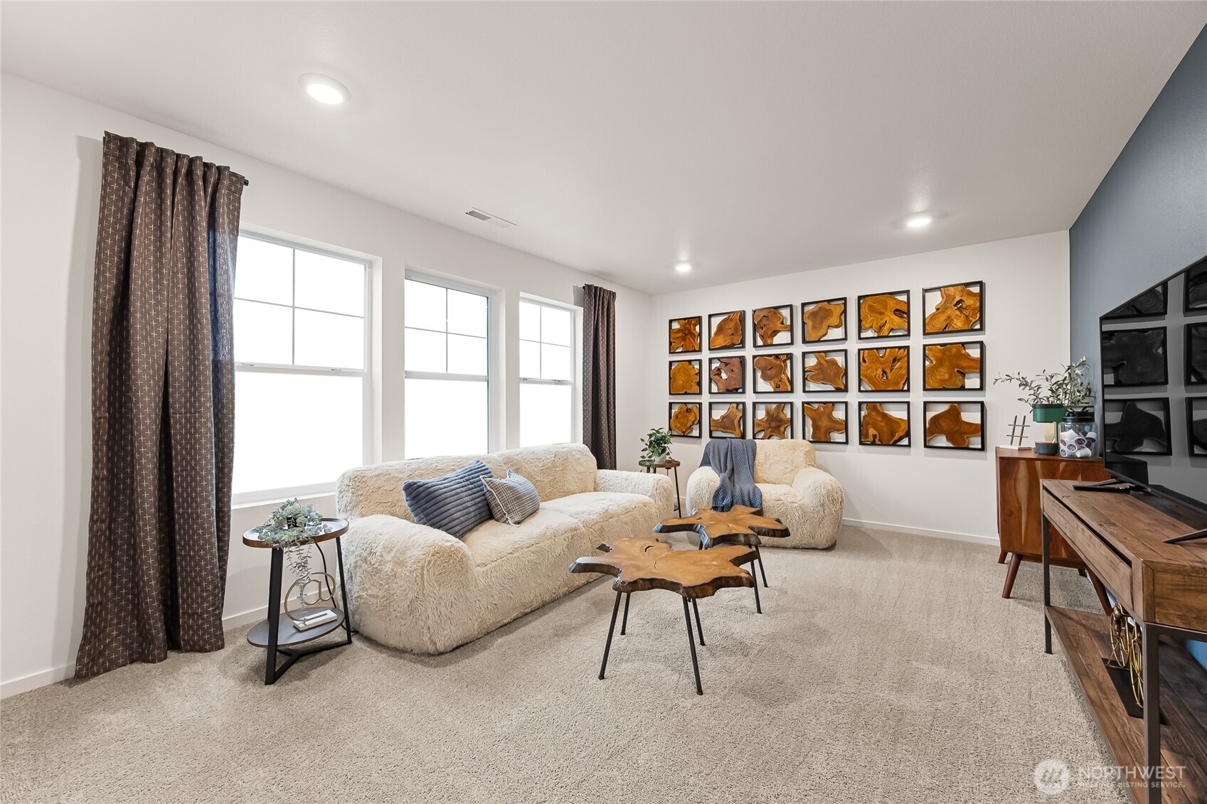 579 Wall Street 54 Property Photo 32