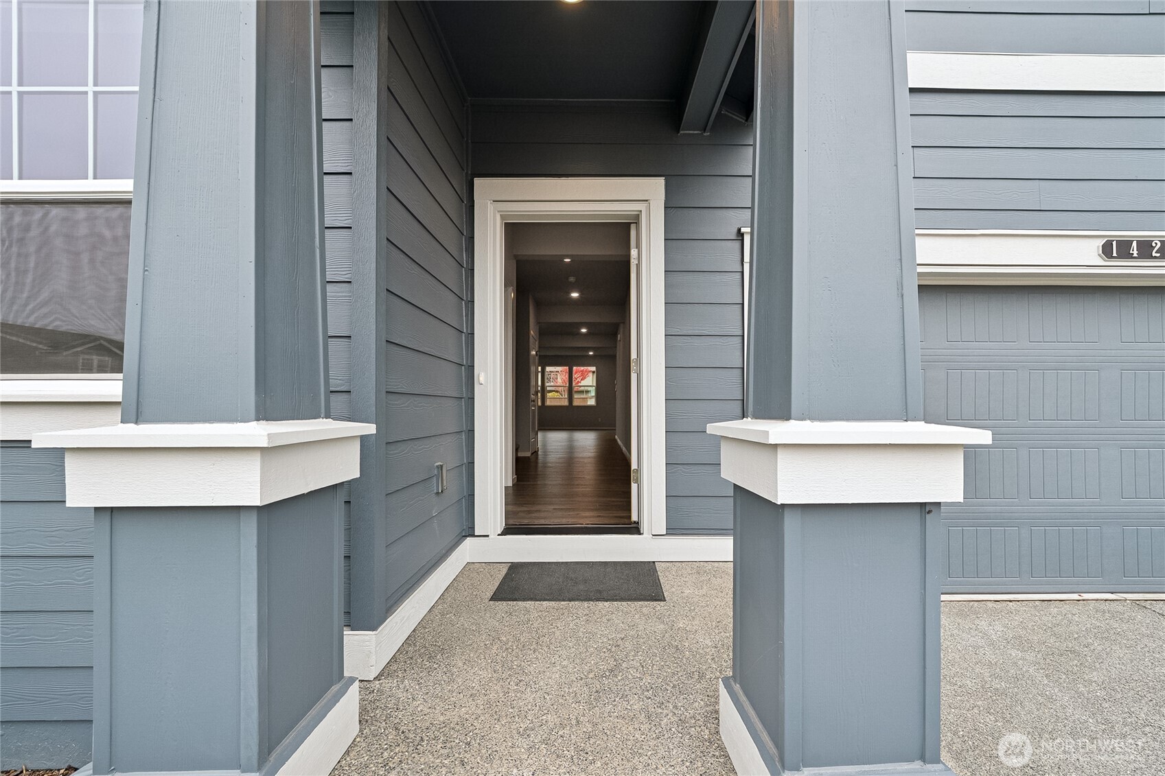 579 Wall Street 54 Property Photo 33