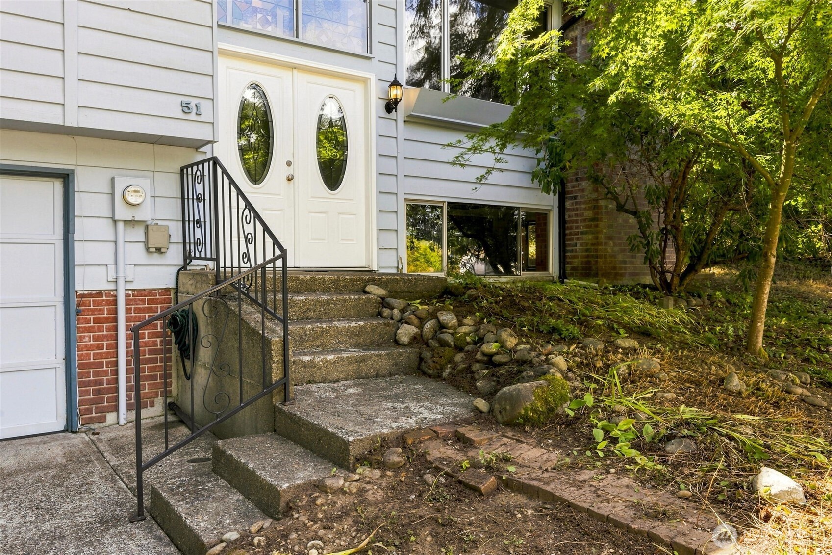 51 E Park Lane Property Photo 6