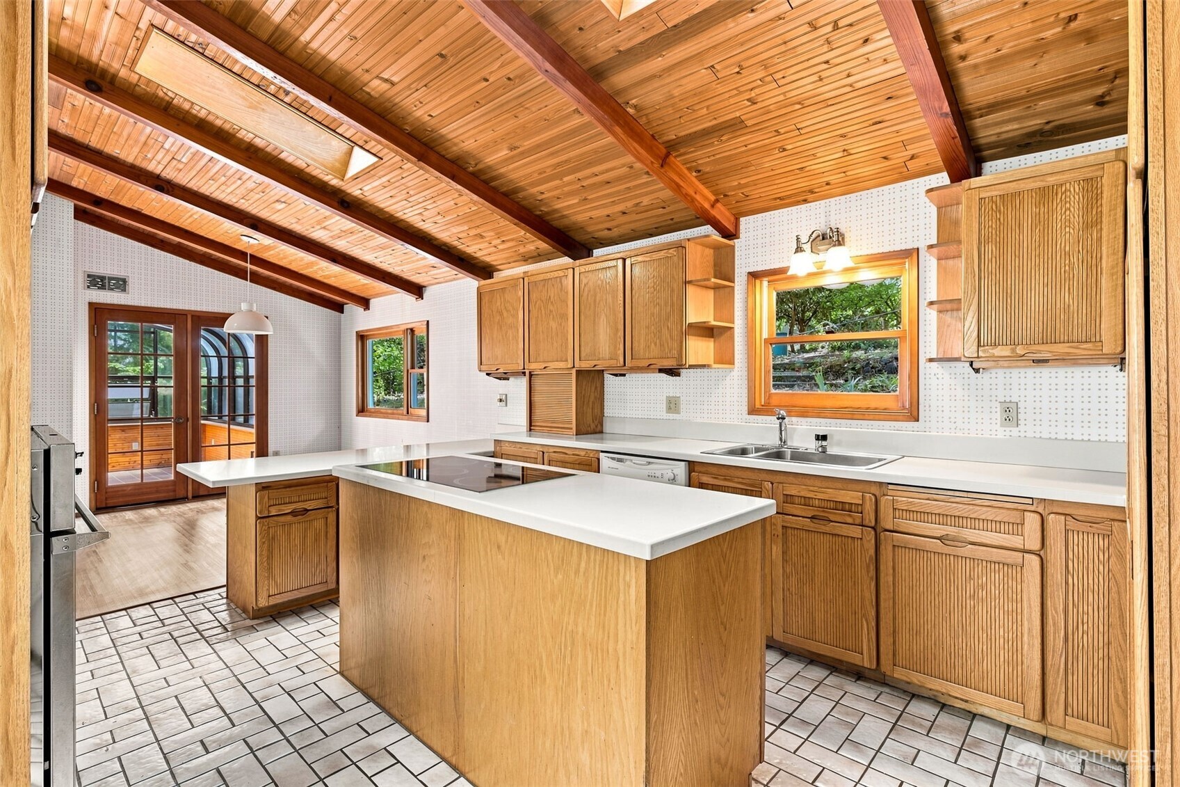 51 E Park Lane Property Photo 14