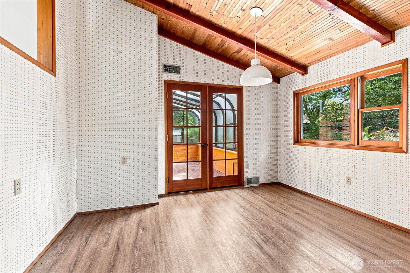 51 E Park Lane Property Photo 16