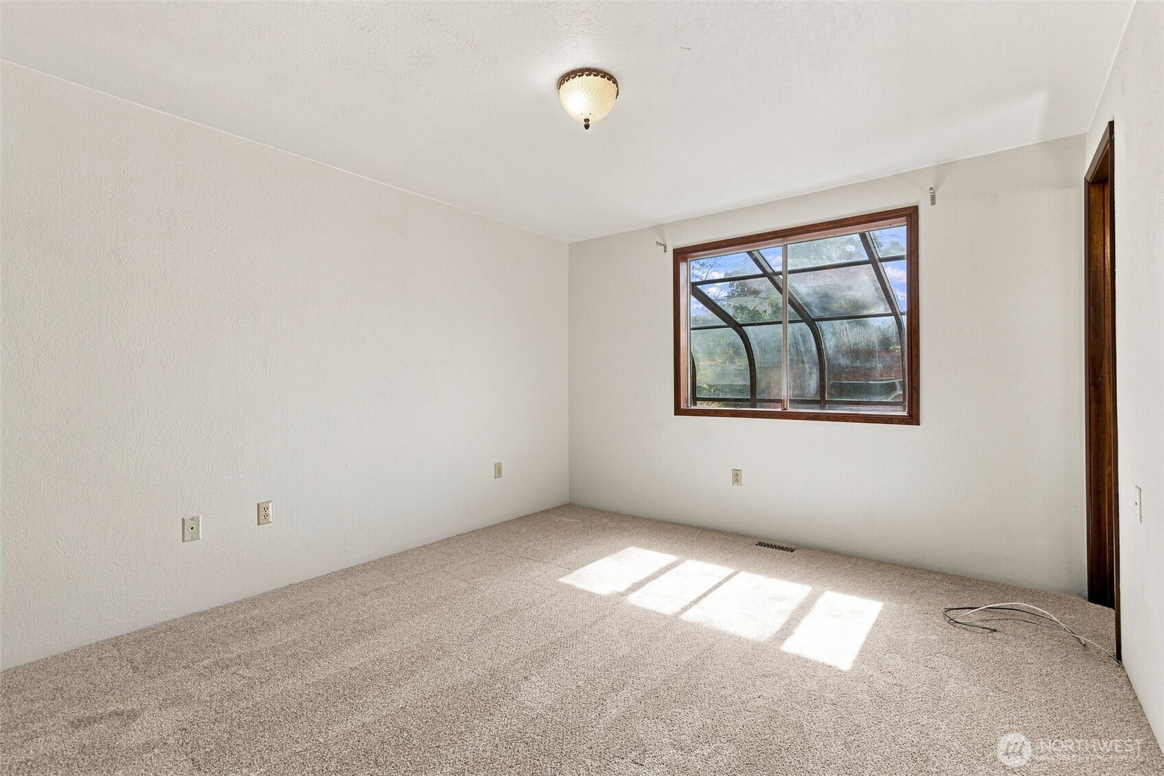 51 E Park Lane Property Photo 21