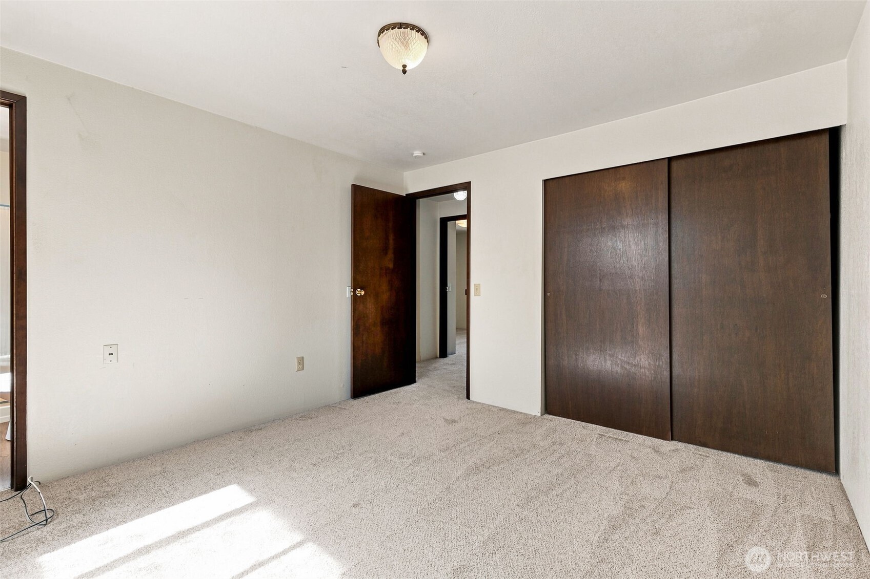 51 E Park Lane Property Photo 22