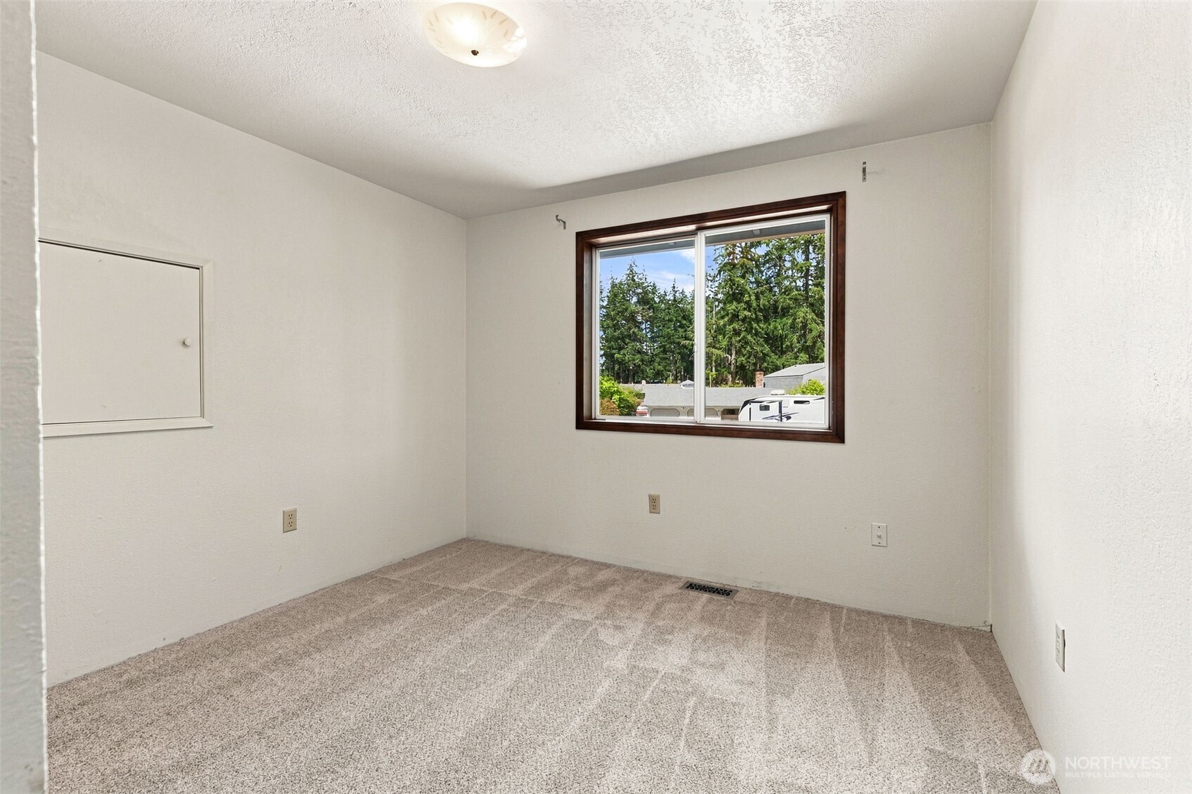 51 E Park Lane Property Photo 24