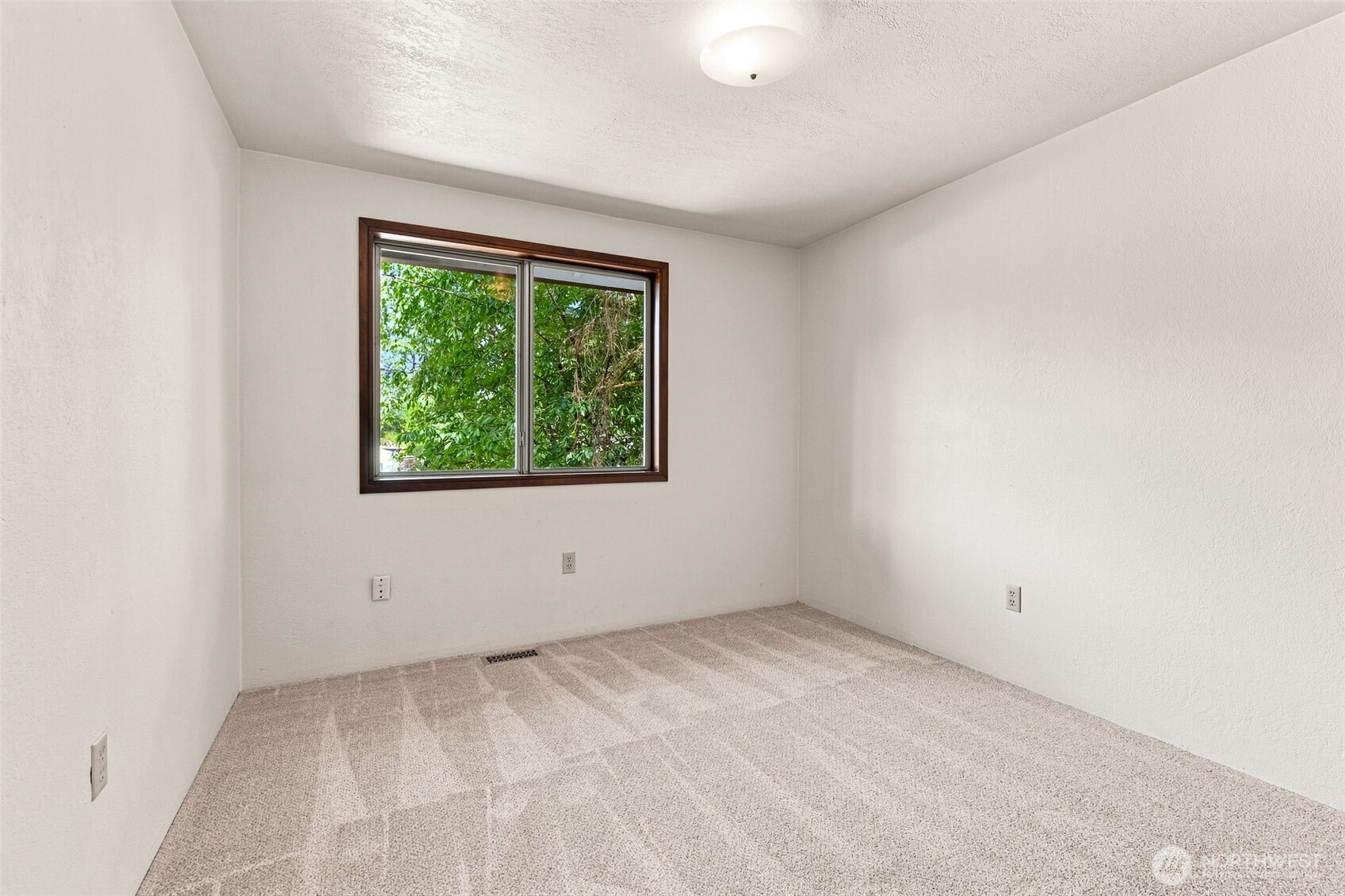51 E Park Lane Property Photo 26
