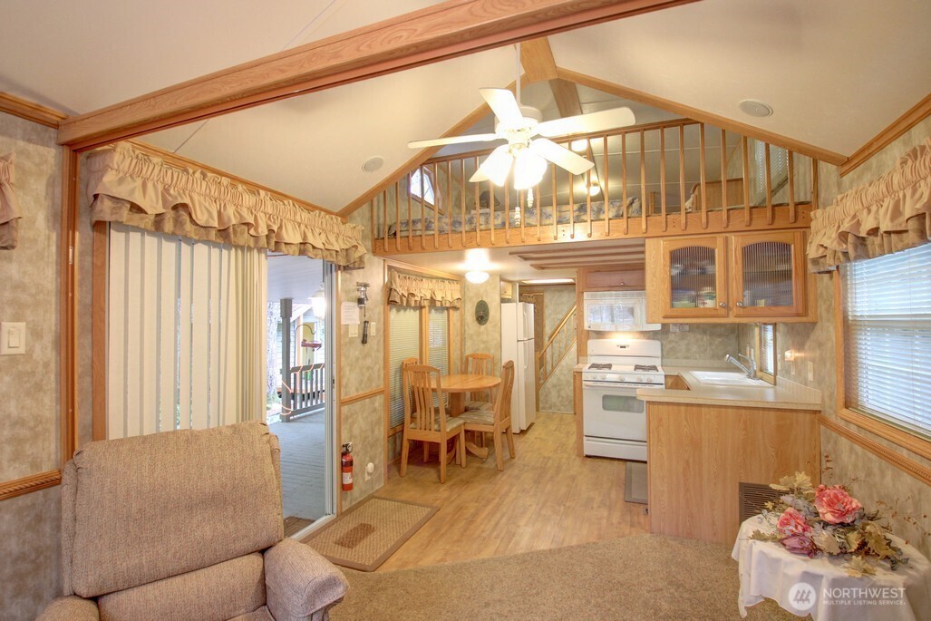 137 6 Riverside Drive Property Photo 6