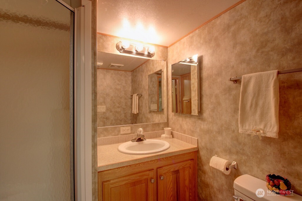 137 6 Riverside Drive Property Photo 12