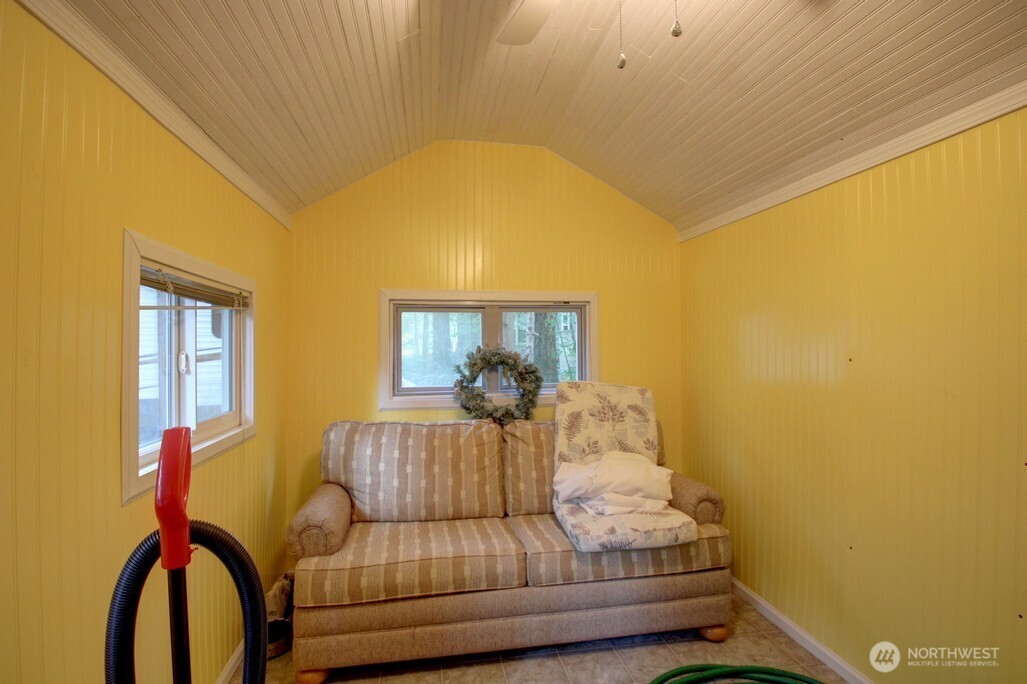 137 6 Riverside Drive Property Photo 24