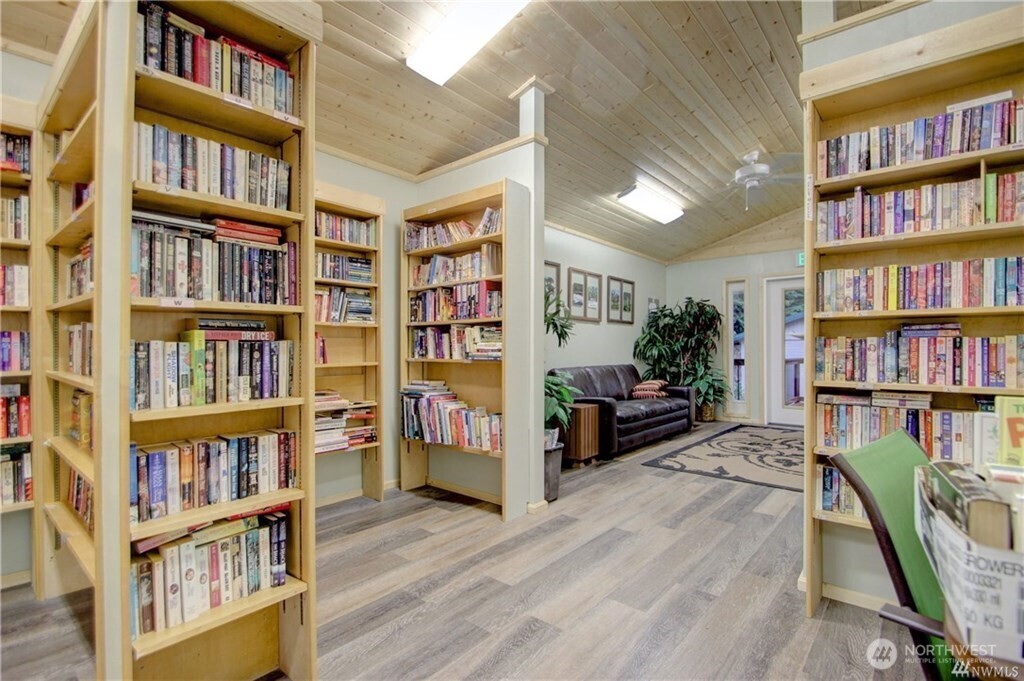 137 6 Riverside Drive Property Photo 32