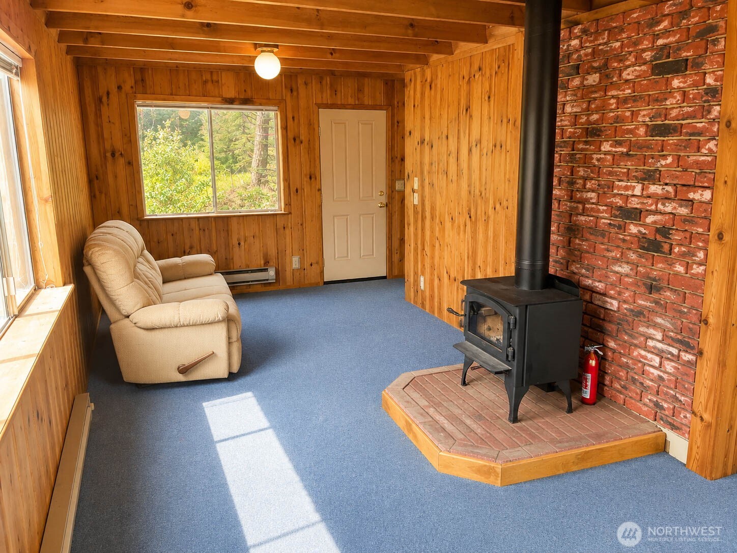 2433 Salal Property Photo 9