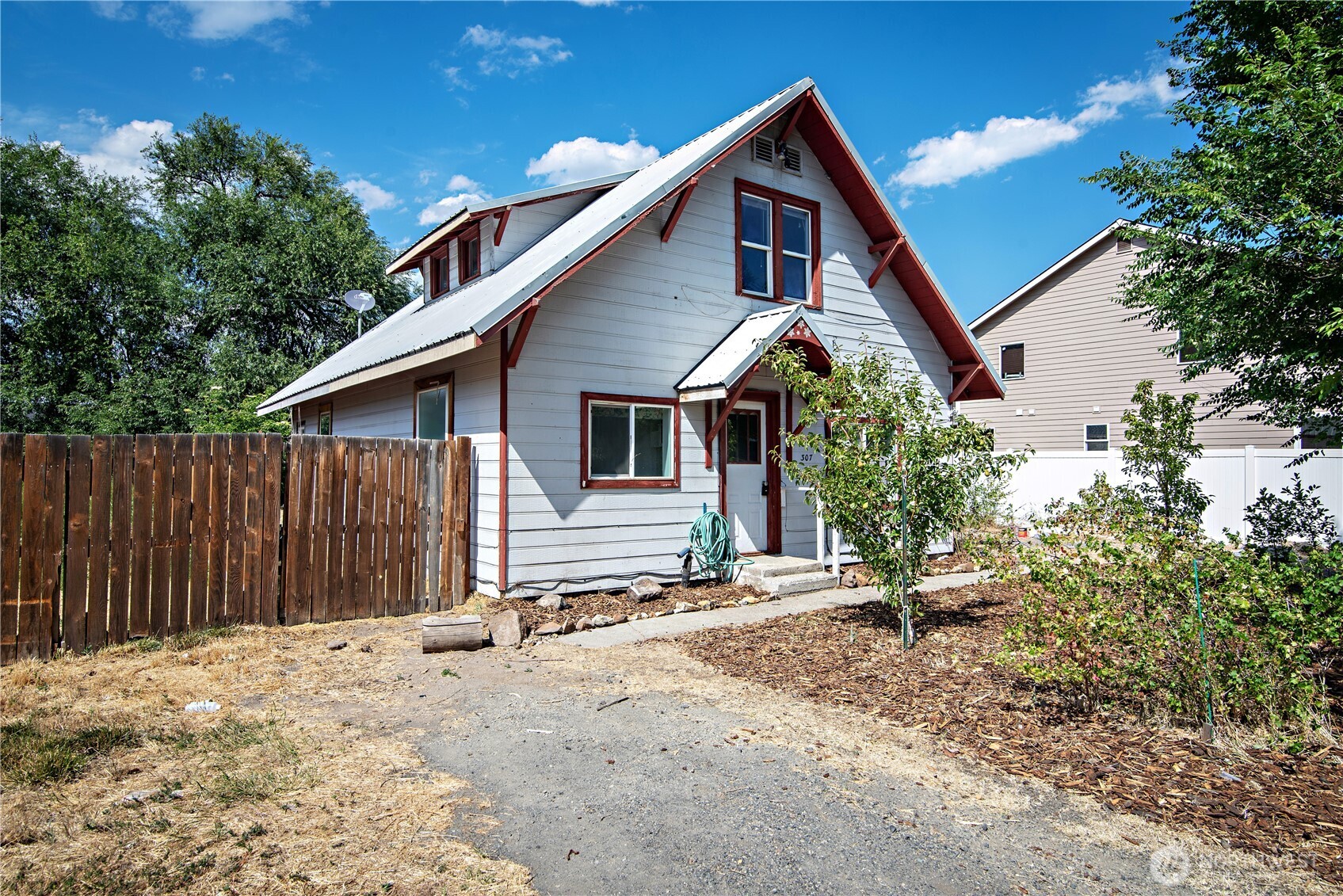 307 W 14th Avenue Property Photo 1