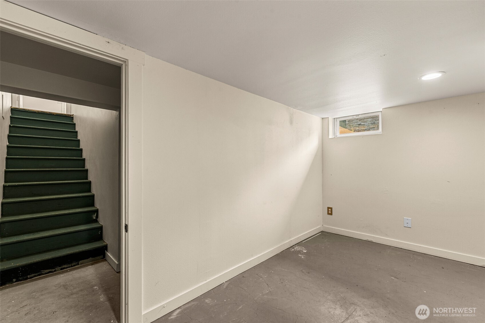 857 N Devon Avenue Property Photo 21