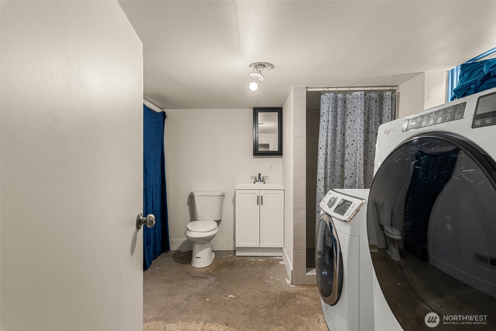 857 N Devon Avenue Property Photo 22