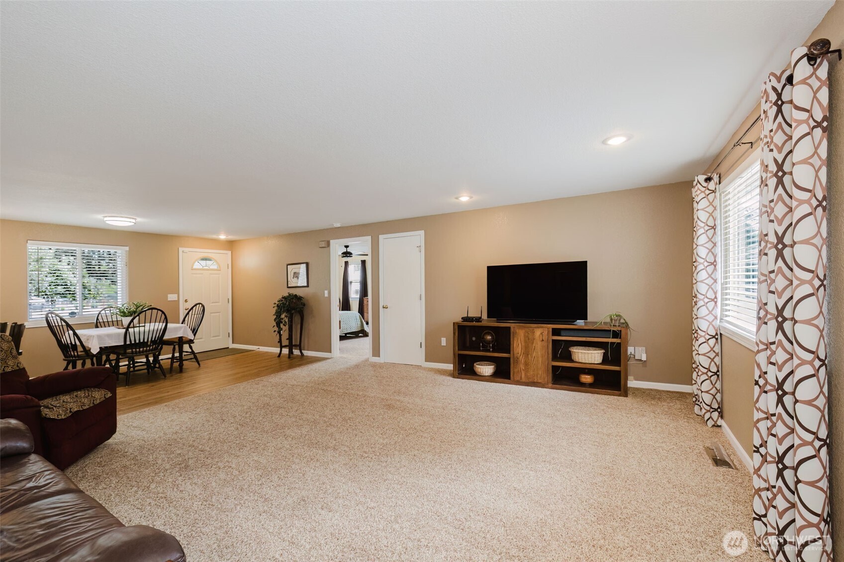 6820 Meridian Road Property Photo 4