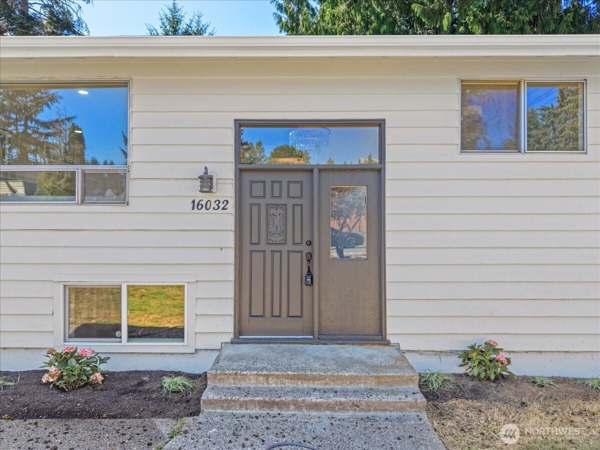 16032 22nd Avenue Property Photo 4
