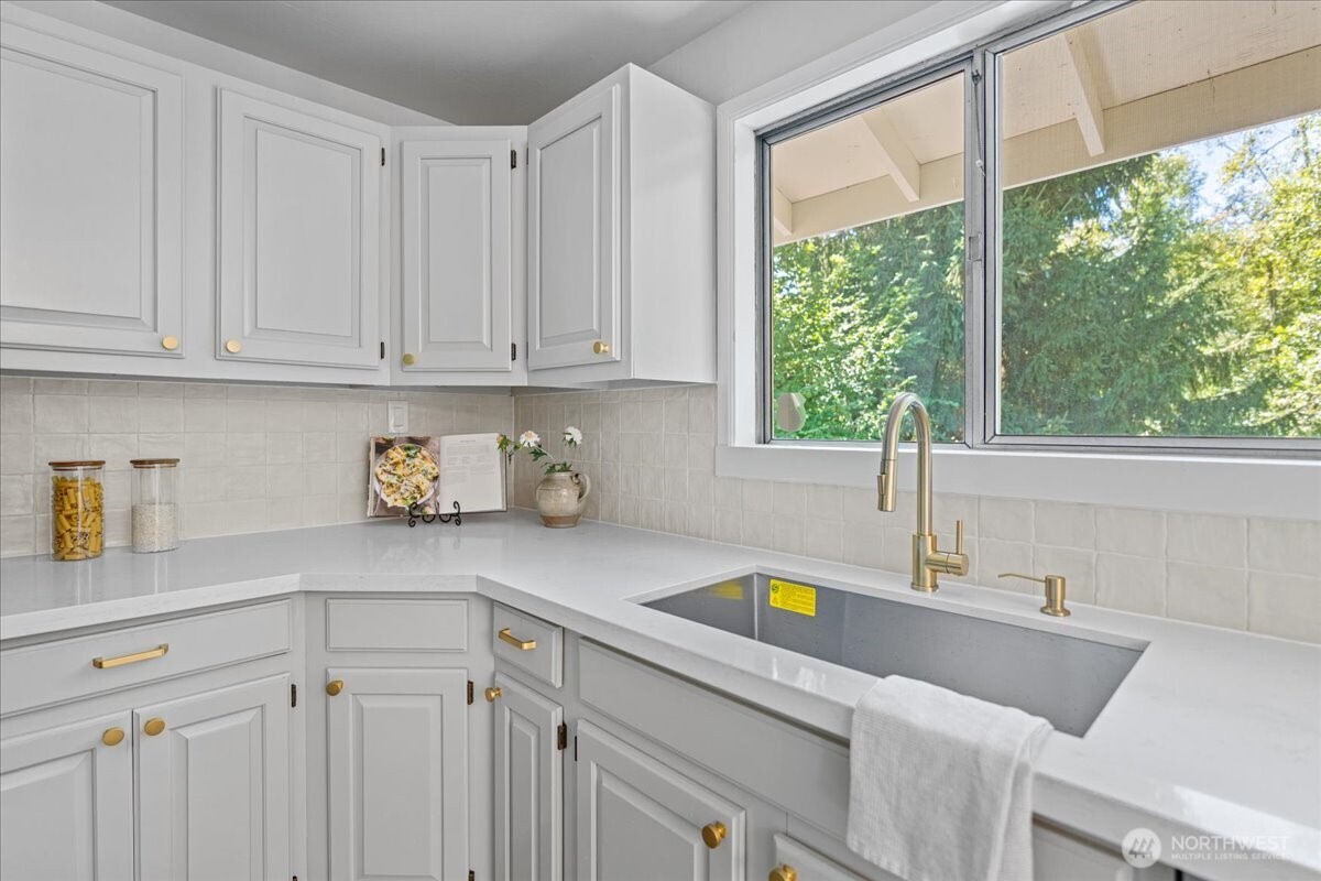 16032 22nd Avenue Property Photo 13