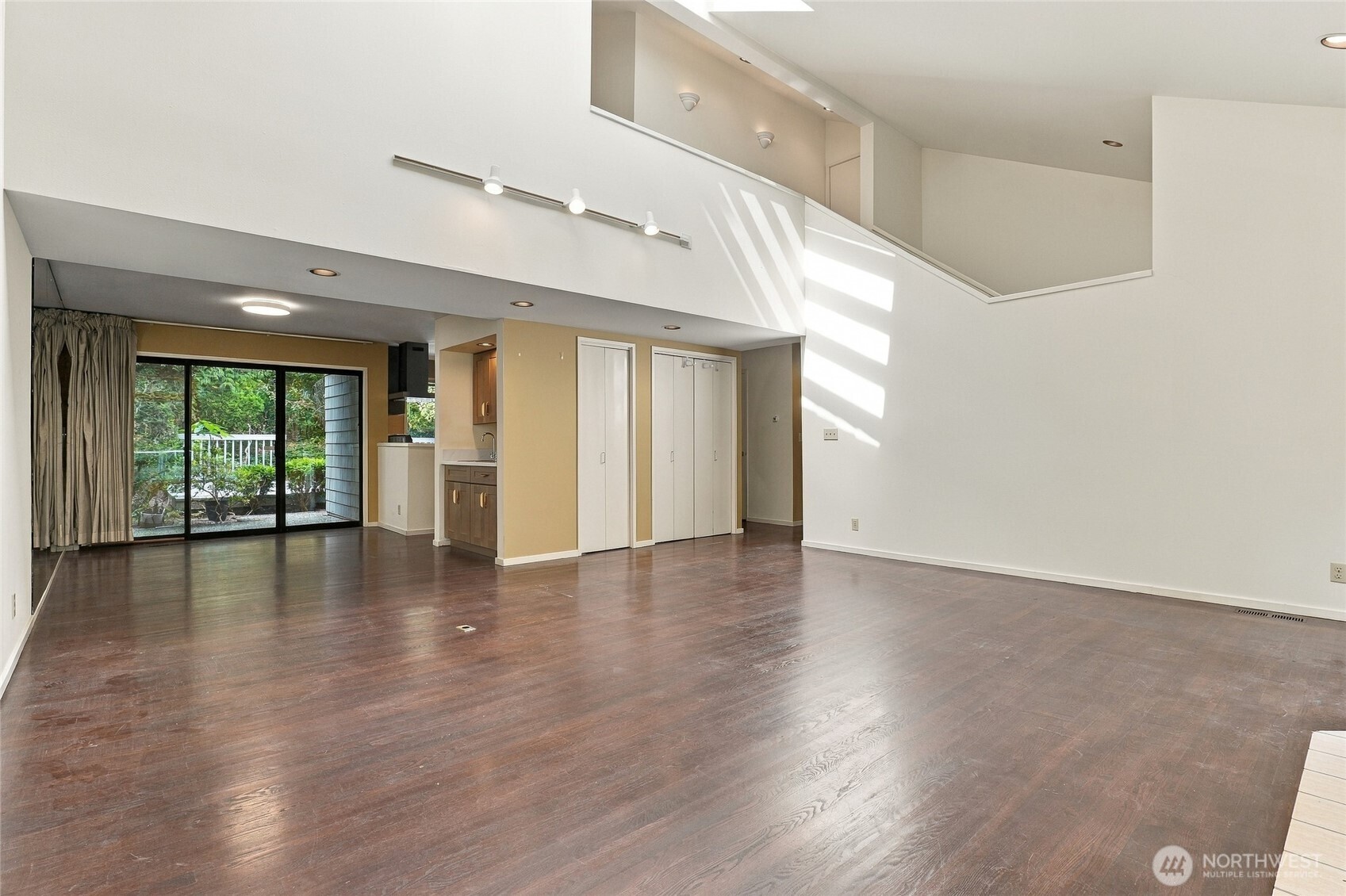 3605 93rd Avenue Property Photo 6