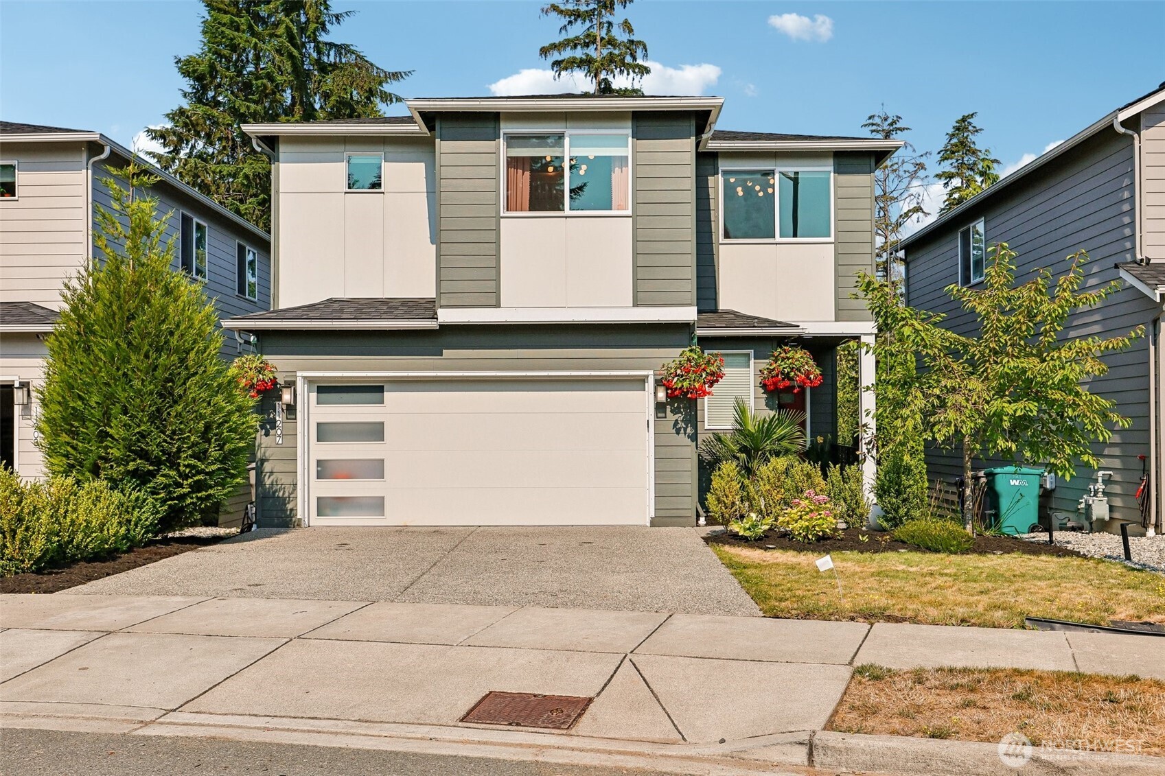 11207 14th Place Property Photo 3