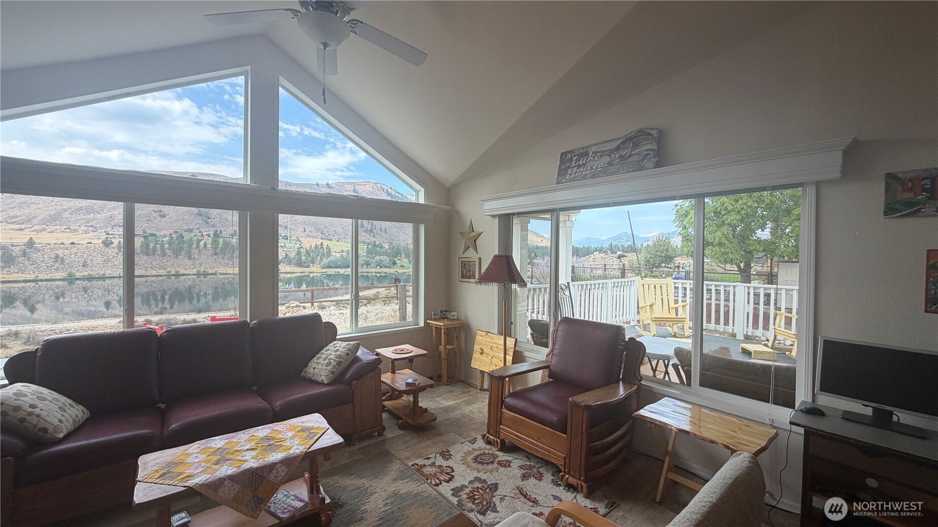 7 Quaking Aspen Drive Property Photo 3