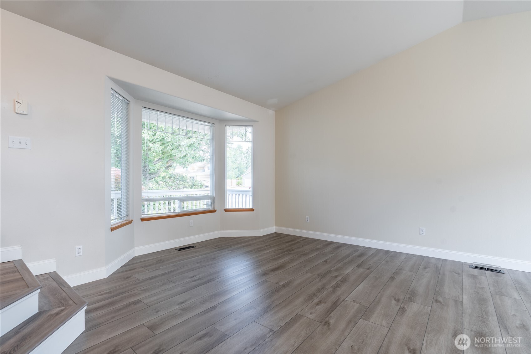 13208 162nd Street Ct Property Photo 5