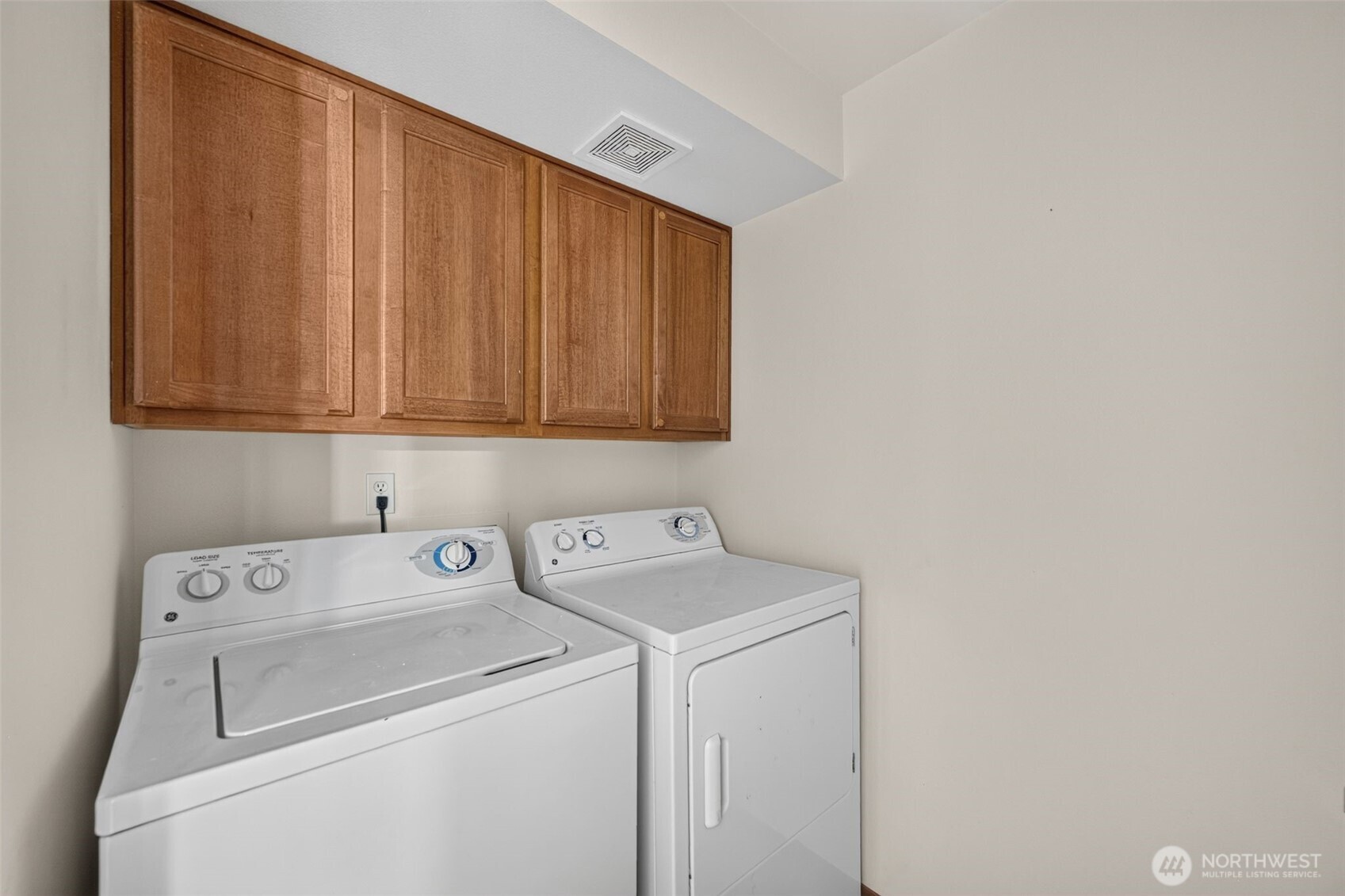 2732 Hidden Springs Loop Property Photo 16