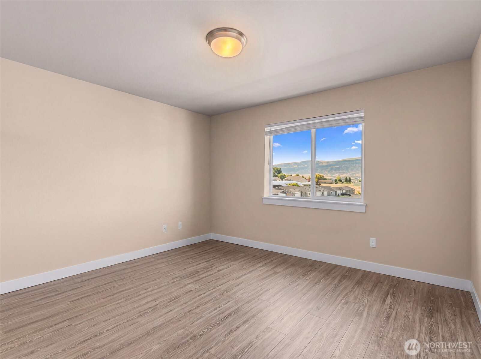 284 S Nevada Property Photo 27