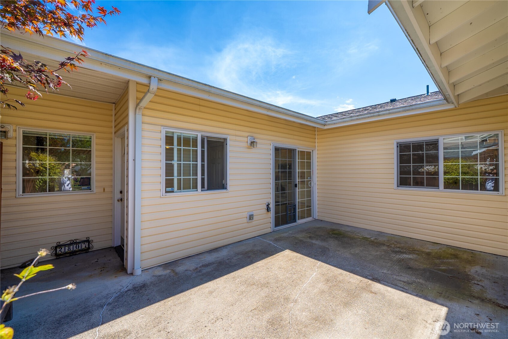 2807 Wilton Lane Property Photo 3