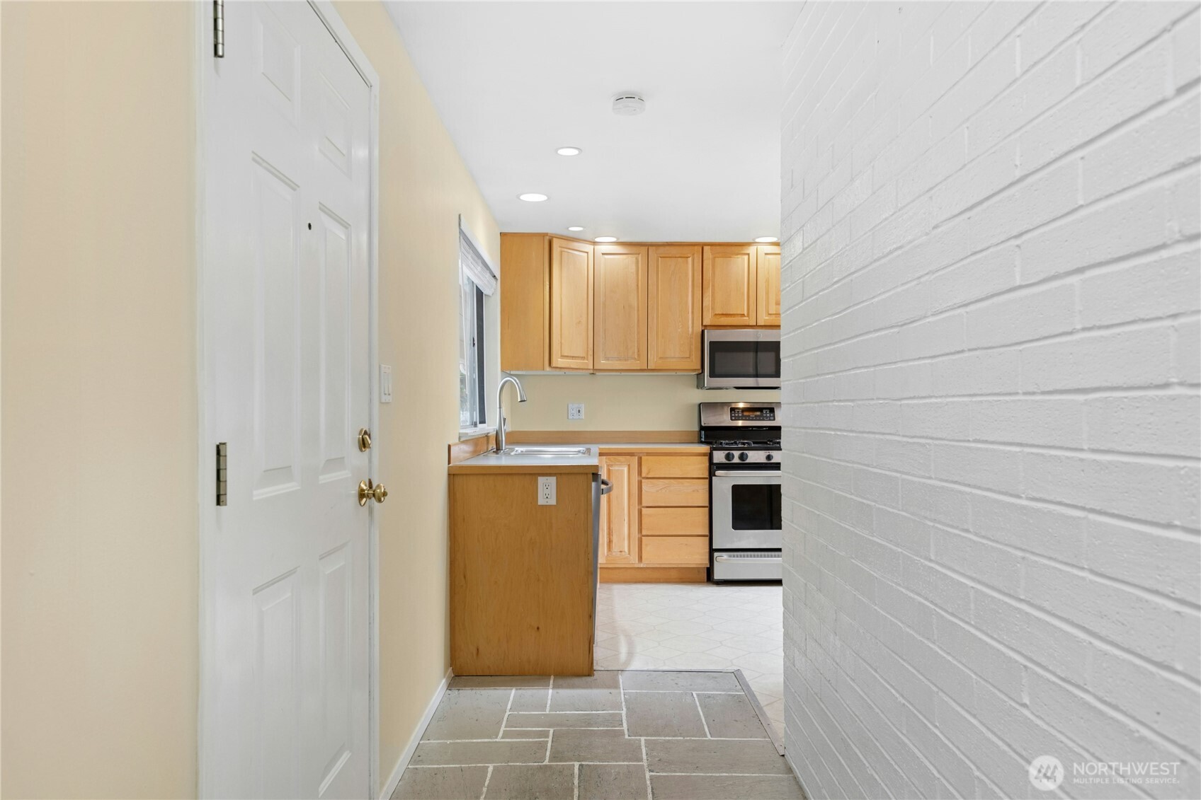 250 110th Place Property Photo 7