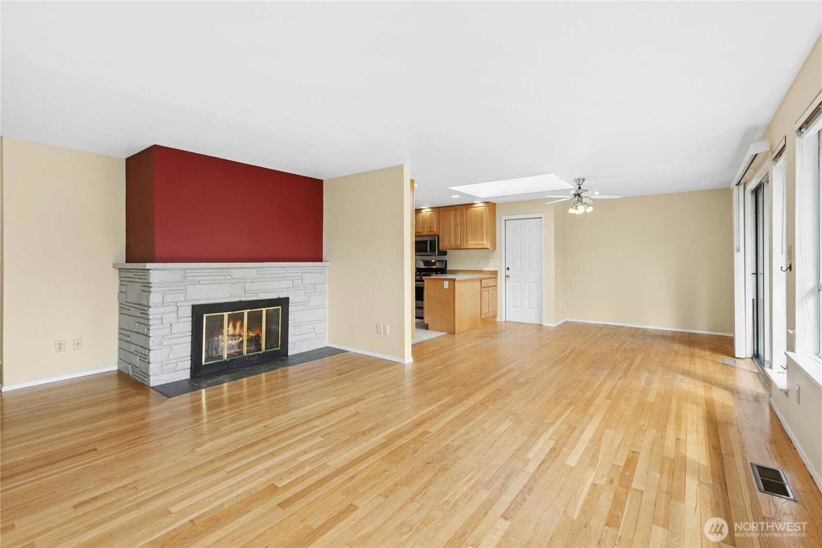 250 110th Place Property Photo 9