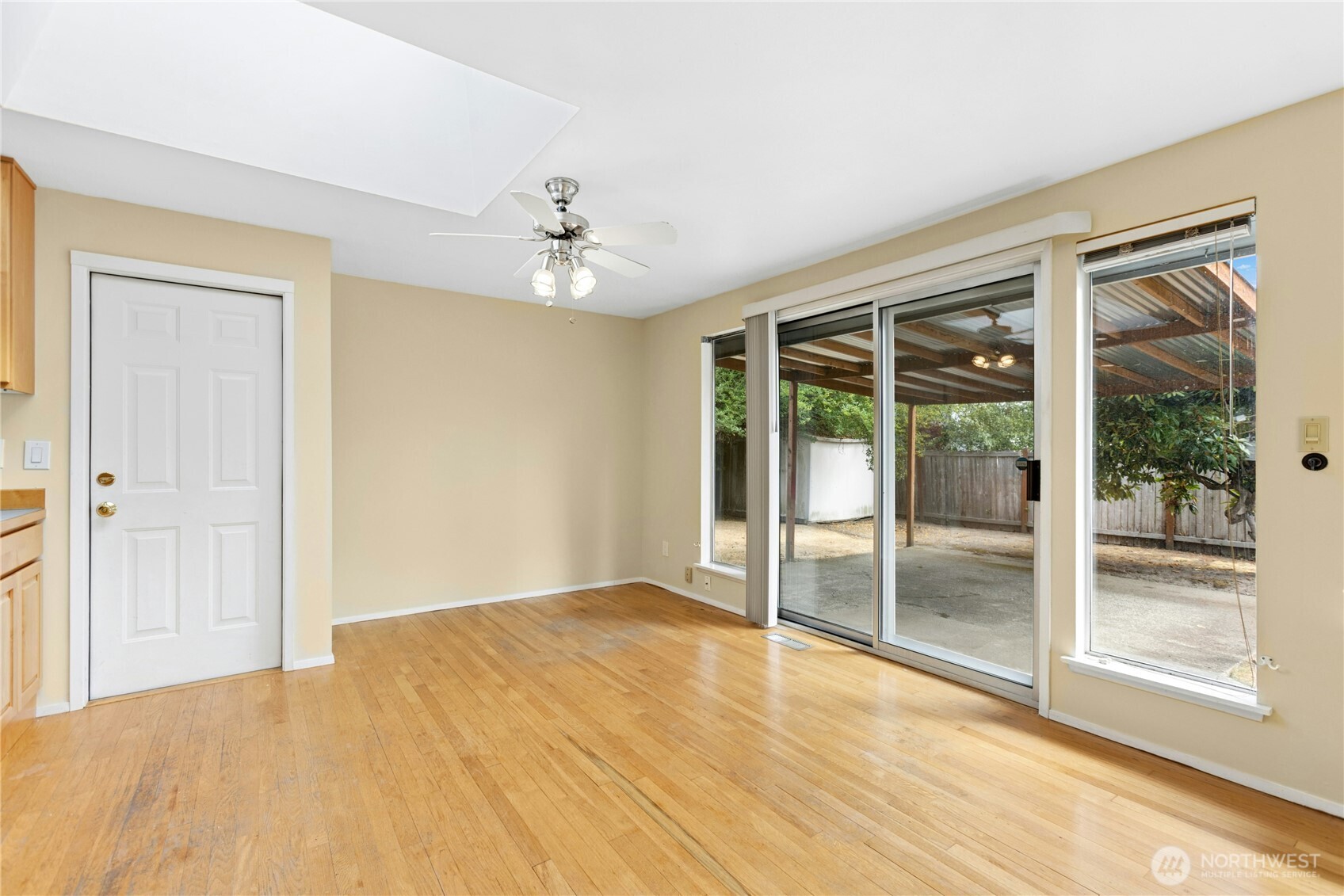 250 110th Place Property Photo 11