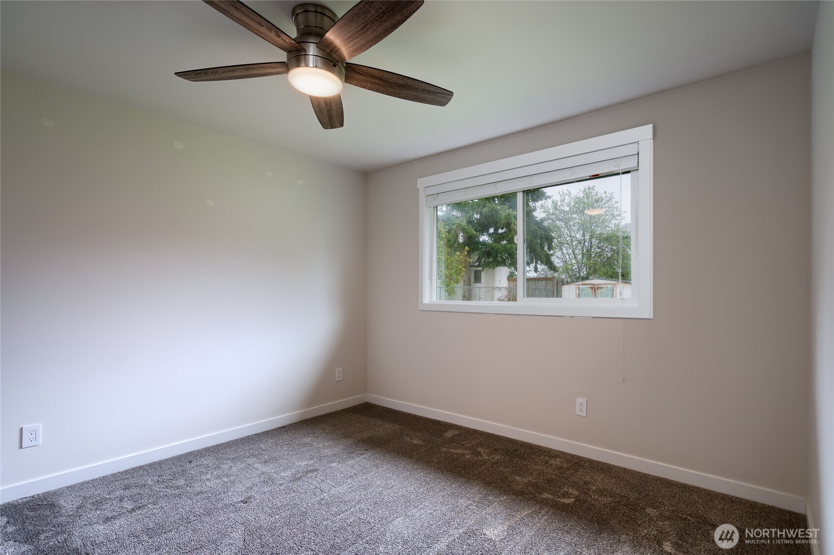 863 Se 6th Avenue Property Photo 13