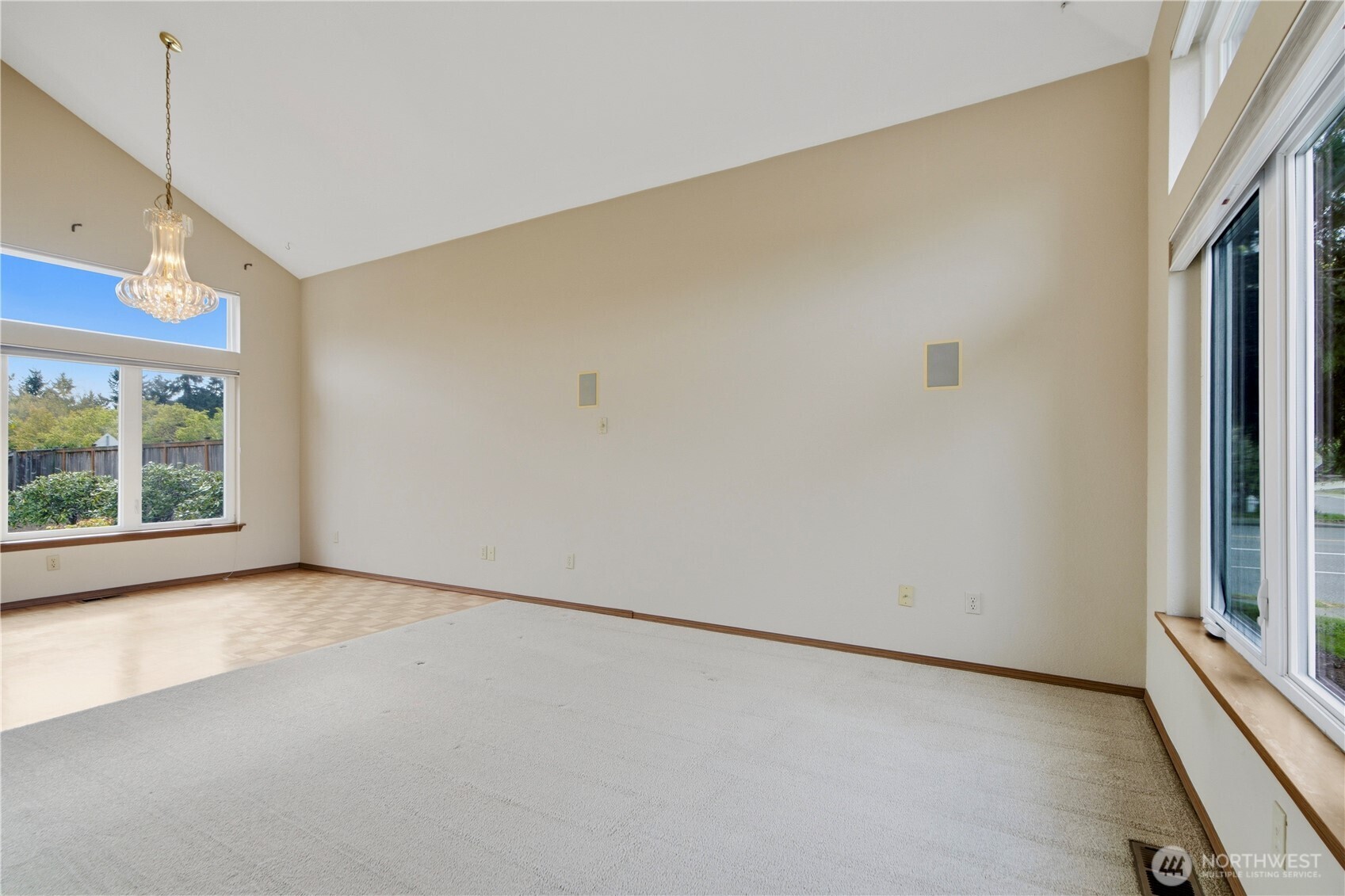 12402 107th Place Property Photo 4
