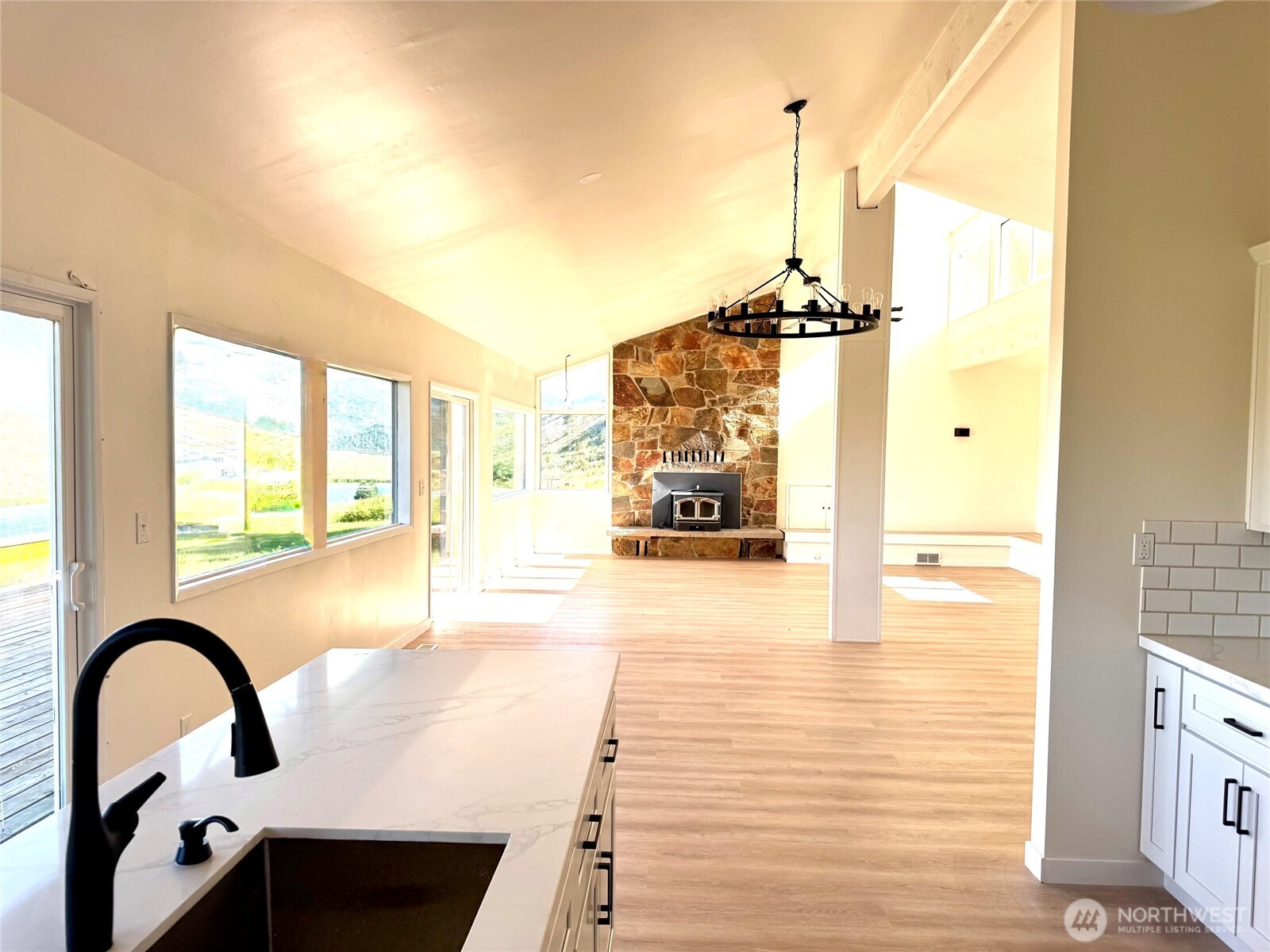 182 Frost Road Property Photo 8