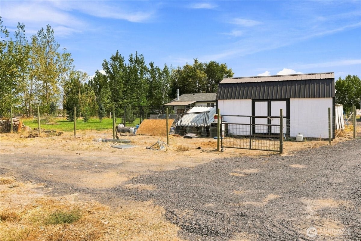 3914 Road F Property Photo 8