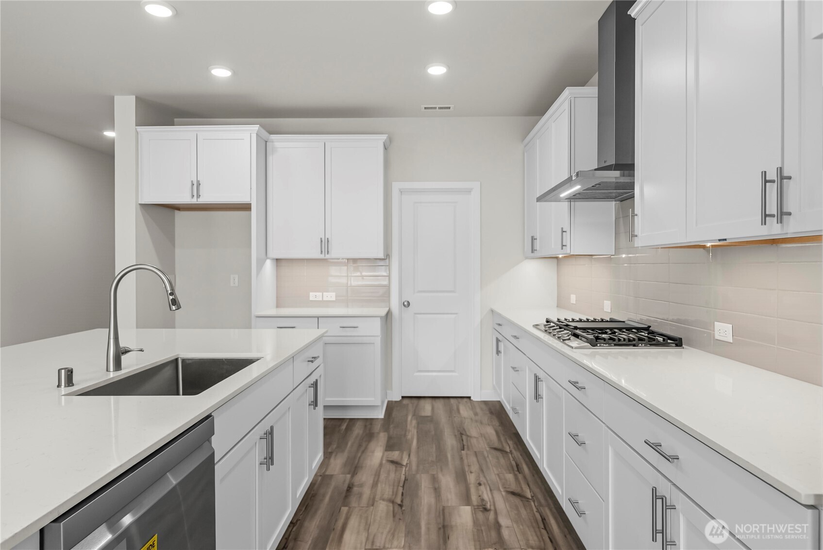 5971 Thornhill Avenue Property Photo 4