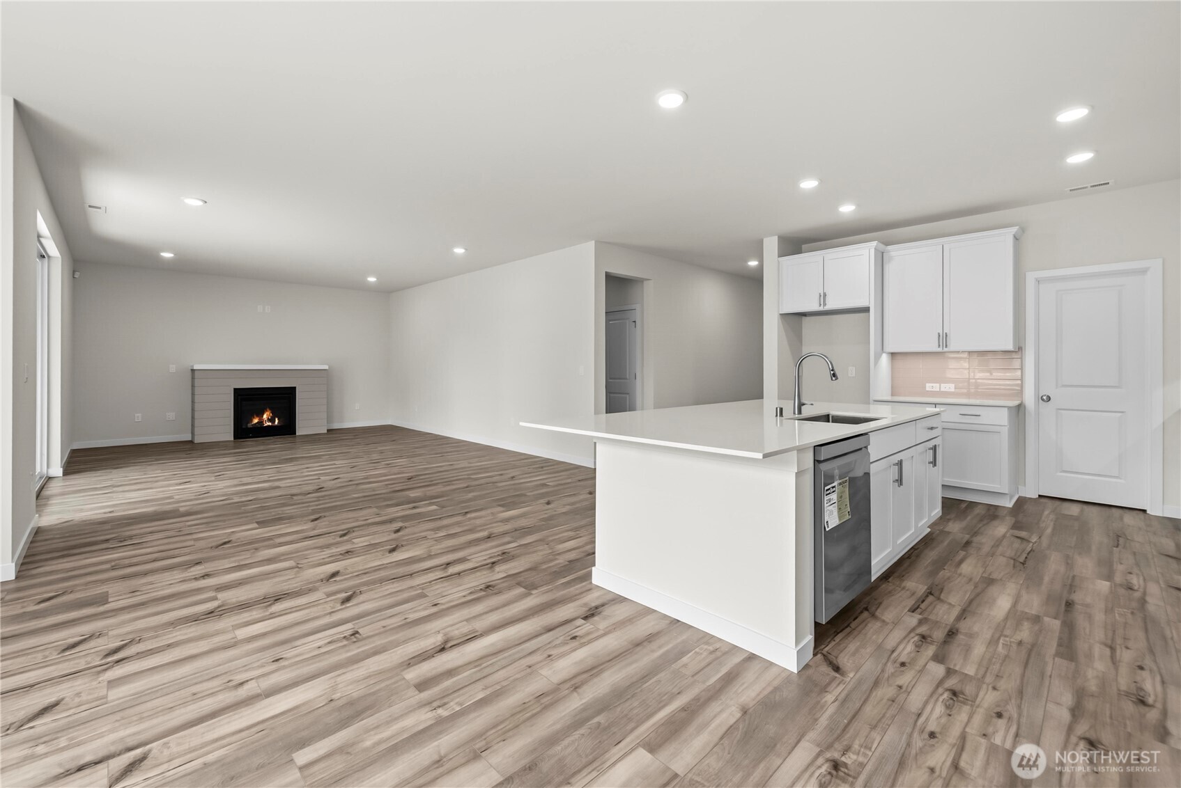 5971 Thornhill Avenue Property Photo 8