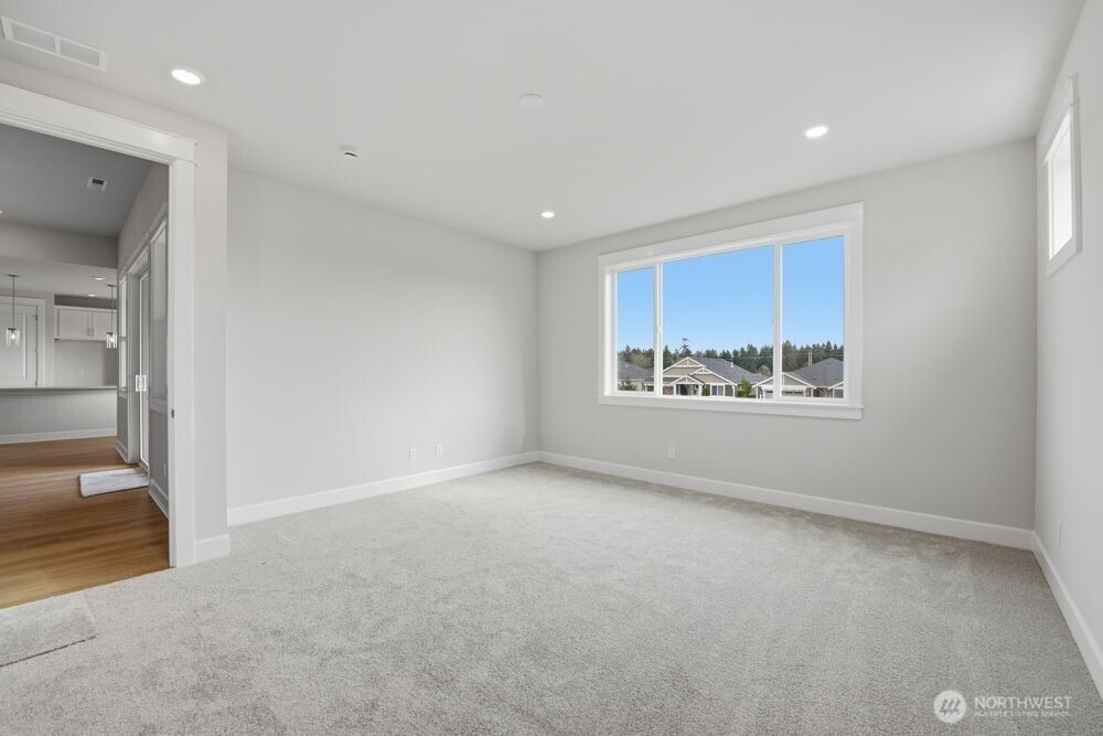 2926 Balsamroot Drive Property Photo 10