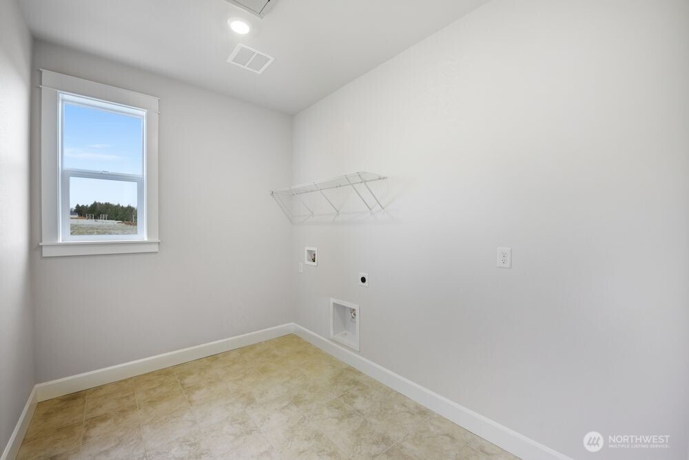 2926 Balsamroot Drive Property Photo 13